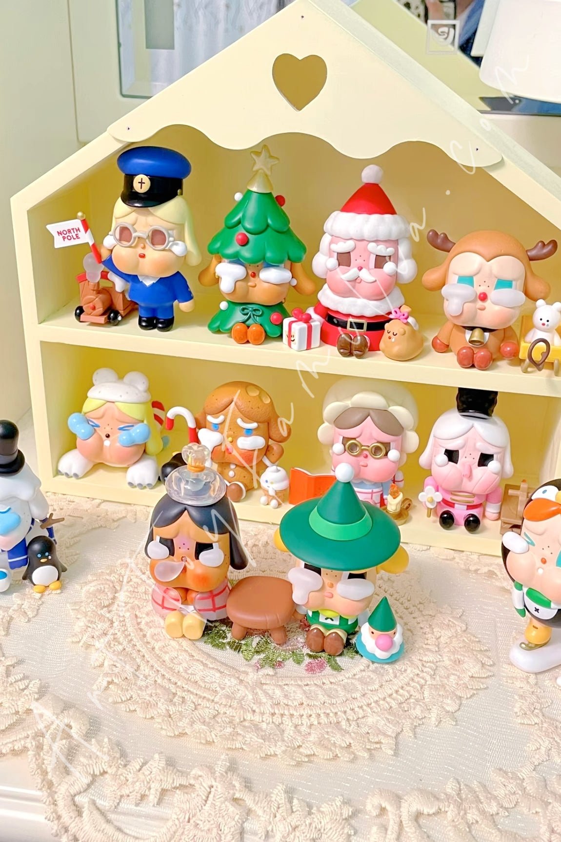 crybaby-lonely-christmas-series-POP Mart Crybaby