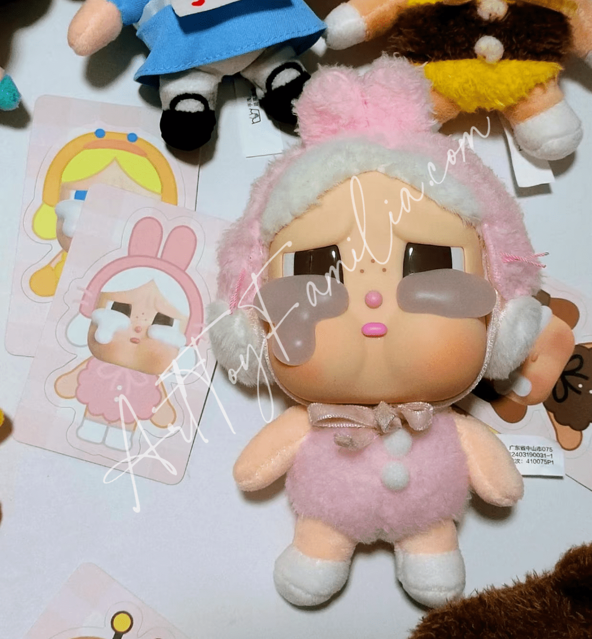 crybaby-crying-again-vinyl-plush-pendantPOP Mart Crybaby