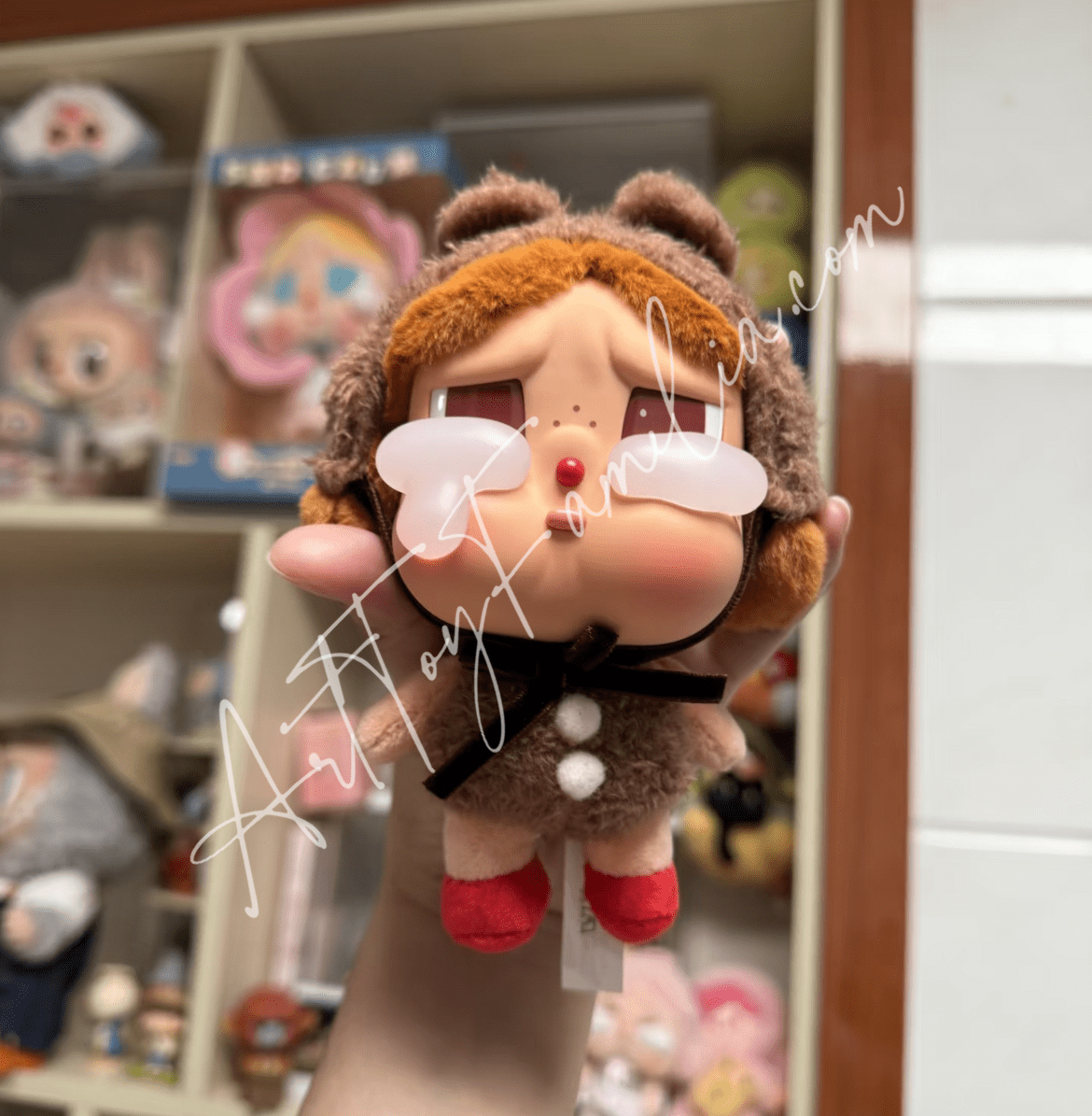 crybaby-crying-again-vinyl-plush-pendantPOP Mart Crybaby